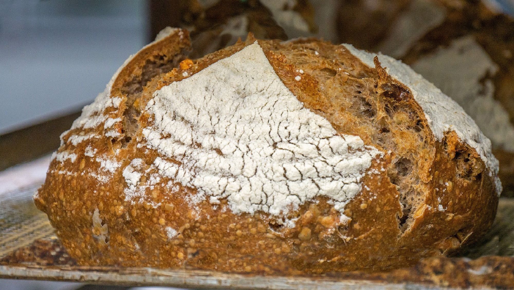 täglich backfrische Brotwaren aus Handarbeit von der Bäckerei Niedermair aus Diedorf